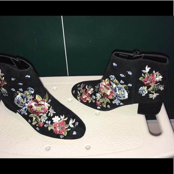 White House Black Market Shoes - NWT White House black market embroidered ankl bts